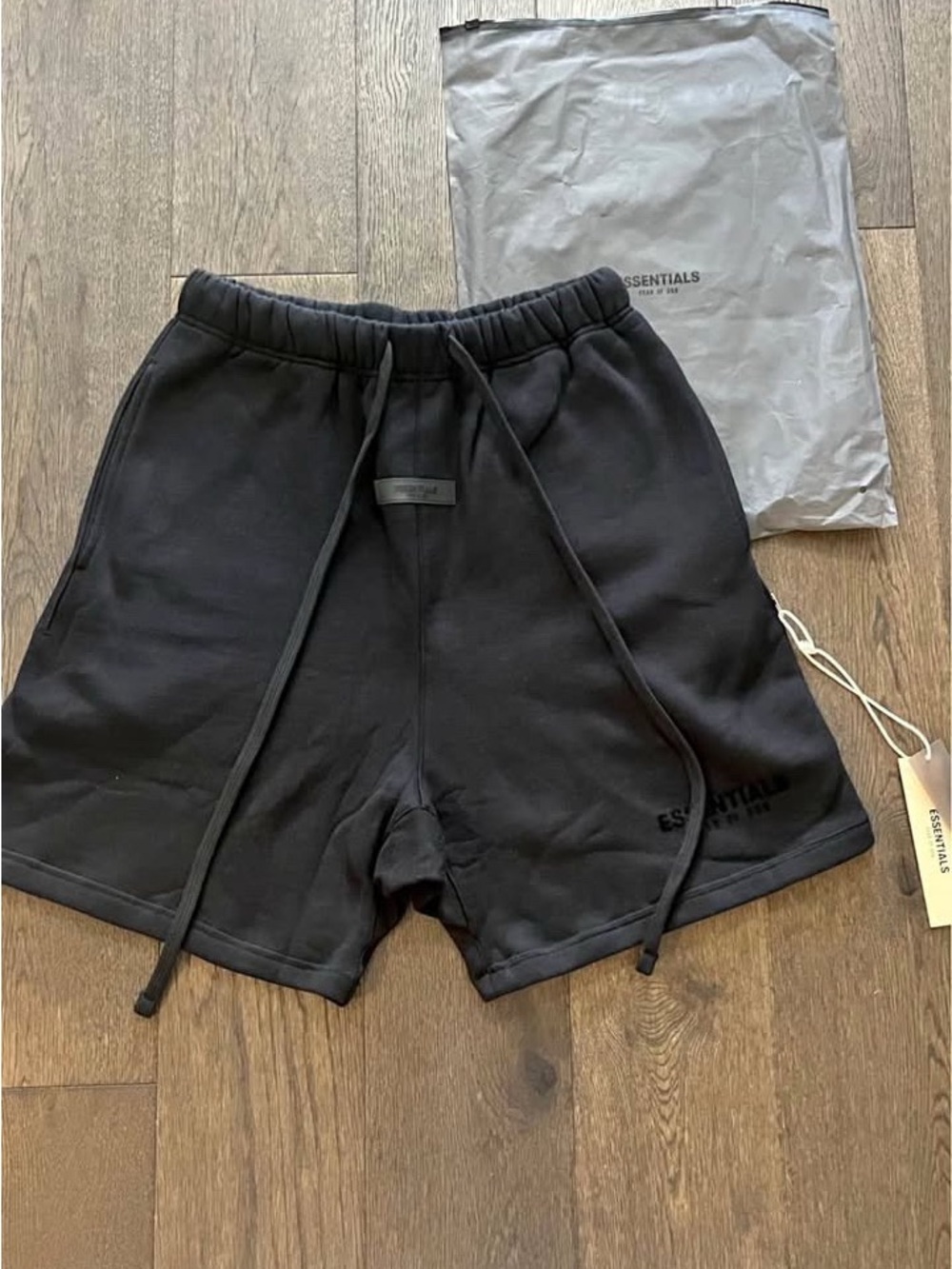 Essentials Shorts - Stretch Limo